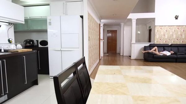 【周末6点下午的情人】爱上妻子妹妹的完美身材，餐桌上爆操她 麻友韩国三级片推荐