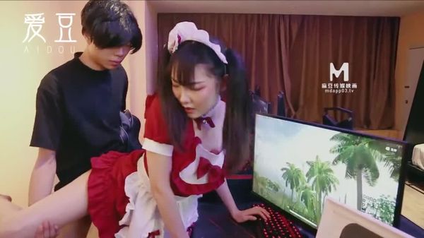 爱豆／麻豆联合出品 MAD-024 电竞女友-陈可心