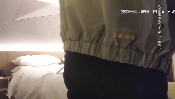 文轩今晚约了个颜值不错白色外套花臂妹子啪啪，口交舔弄上位骑坐后人大力抽插猛操