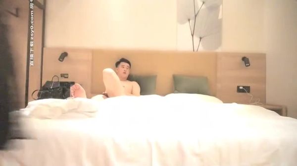 25岁的知性美女小姐姐年龄不算大但是已经很老练了服务态度巨