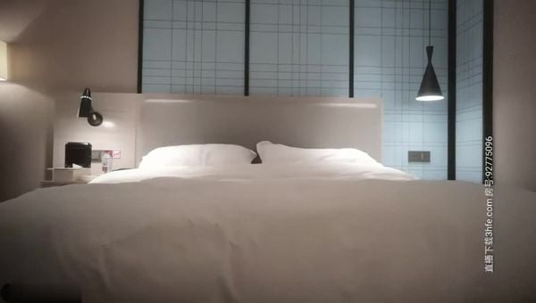 朋友介绍的外围，听说叫声很大，水多，我来试试