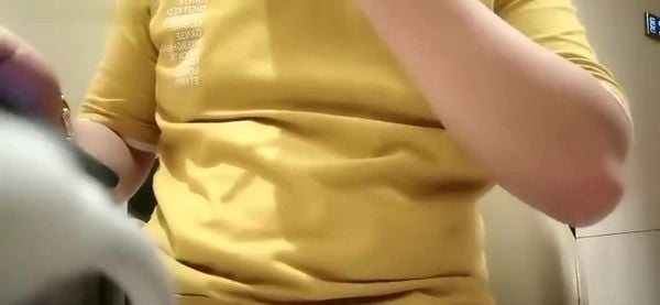 油哥全国酒店约嫖准备捞点钱过年刚下海的兼职妹